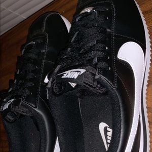 Black and whit Cortez $65